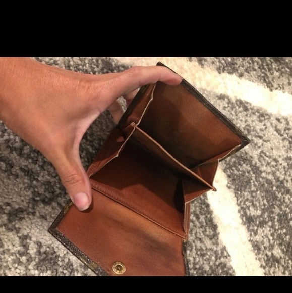 LV WALLET - Picture 2 of 5